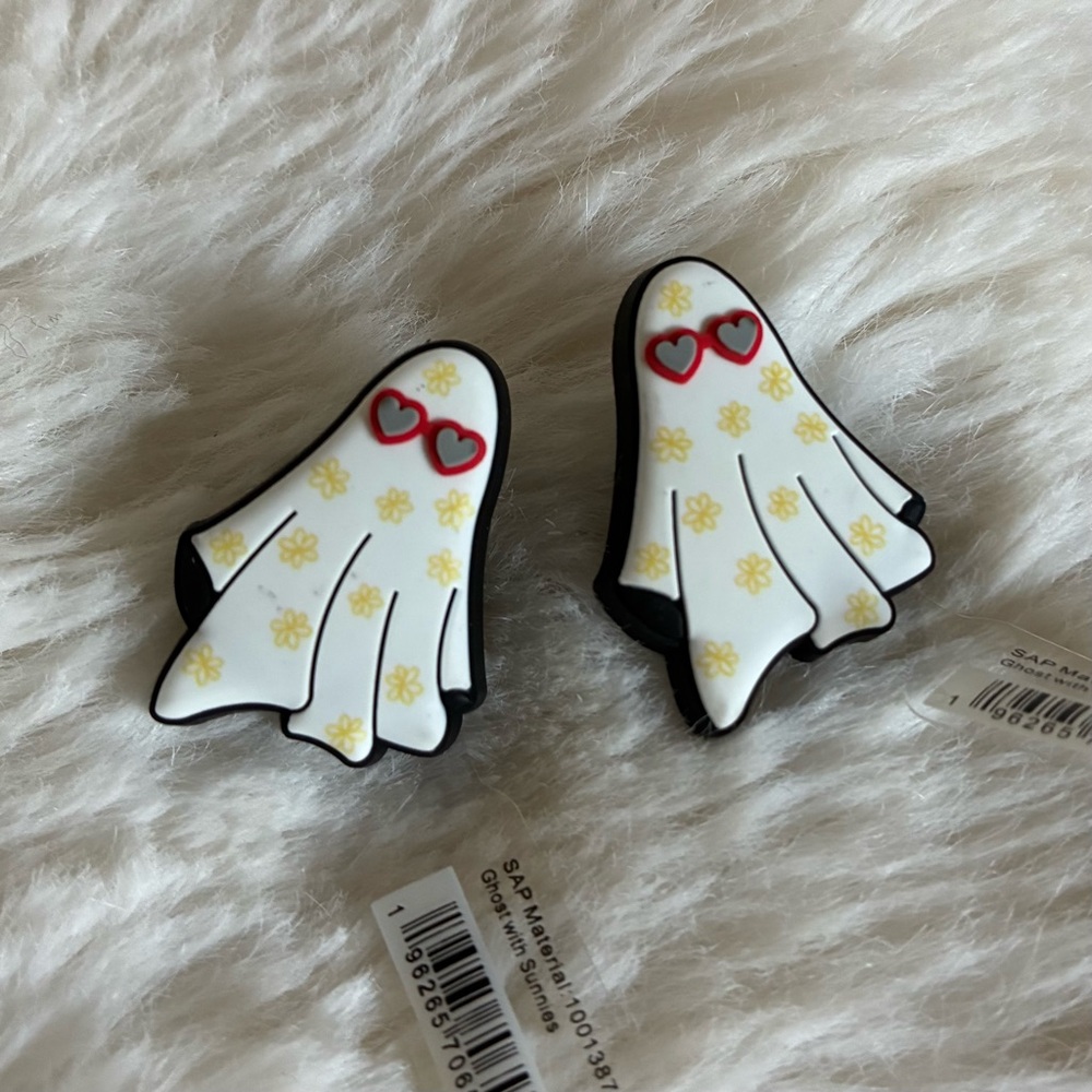 NWT Ghost Sunnies Croc Jibbitz Charms 2X Heart Sunglasses